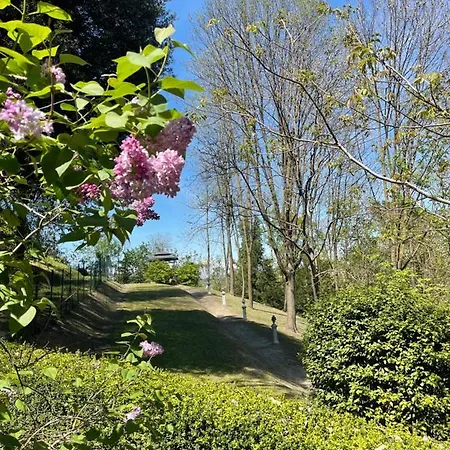Bed and Breakfast Dimora Storica La Corte Delle 4 Stagioni 4*