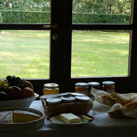 Dimora Storica La Corte Delle 4 Stagioni Bed & Breakfast 4*
