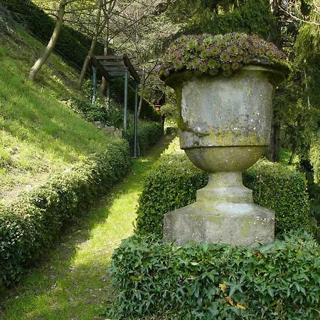 Dimora Storica La Corte Delle 4 Stagioni Bed & Breakfast 4*