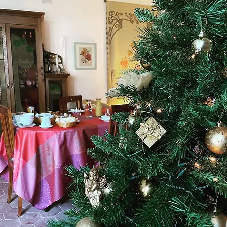 Dimora Storica La Corte Delle 4 Stagioni 4*