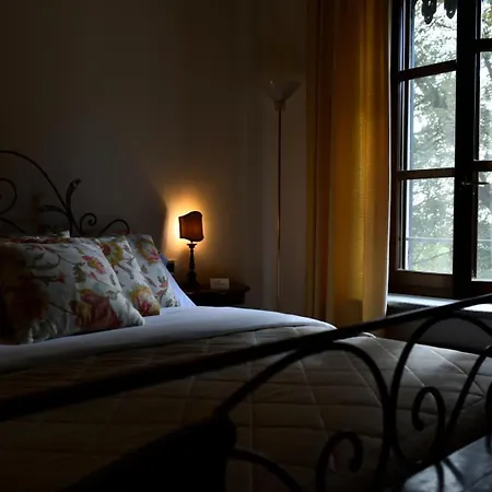 Dimora Storica La Corte Delle 4 Stagioni 4*