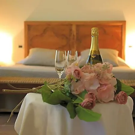 Dimora Storica La Corte Delle 4 Stagioni Bed and Breakfast Ozzano Monferrato