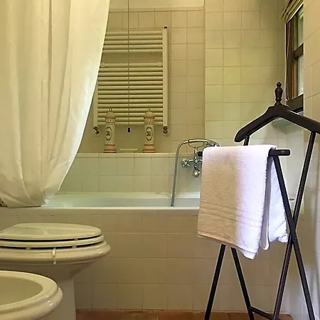 Bed and Breakfast Dimora Storica La Corte Delle 4 Stagioni 4*