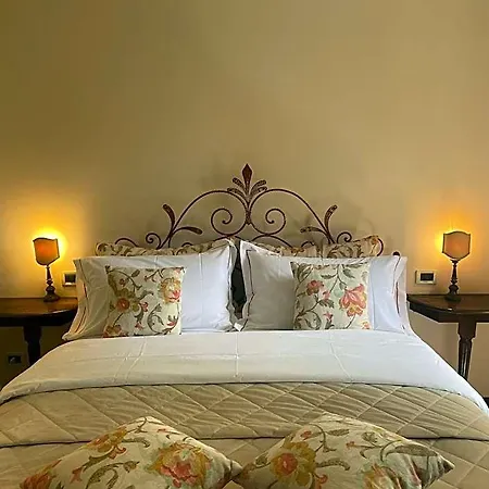 Dimora Storica La Corte Delle 4 Stagioni Bed and Breakfast