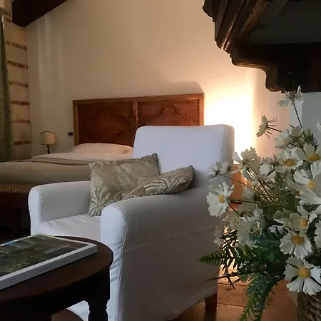 Bed & Breakfast Dimora Storica La Corte Delle 4 Stagioni
