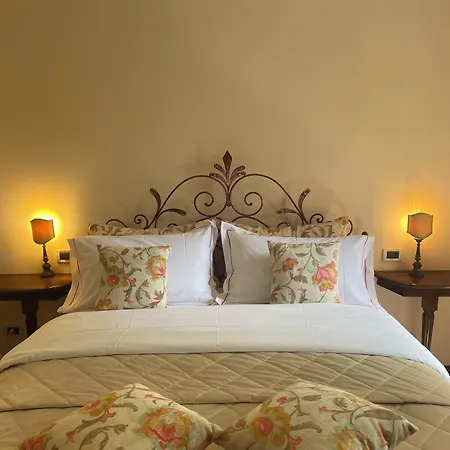 Dimora Storica La Corte Delle 4 Stagioni Bed & Breakfast