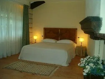 Bed & Breakfast Dimora Storica La Corte Delle 4 Stagioni 3*