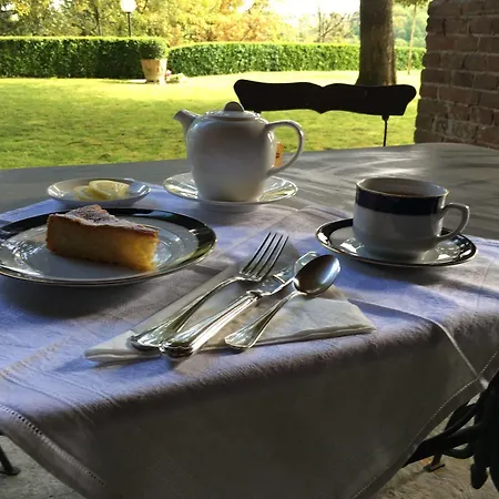 La Corte Delle 4 Stagioni Bed & Breakfast 3*
