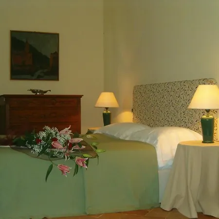 Dimora Storica La Corte Delle 4 Stagioni 4*